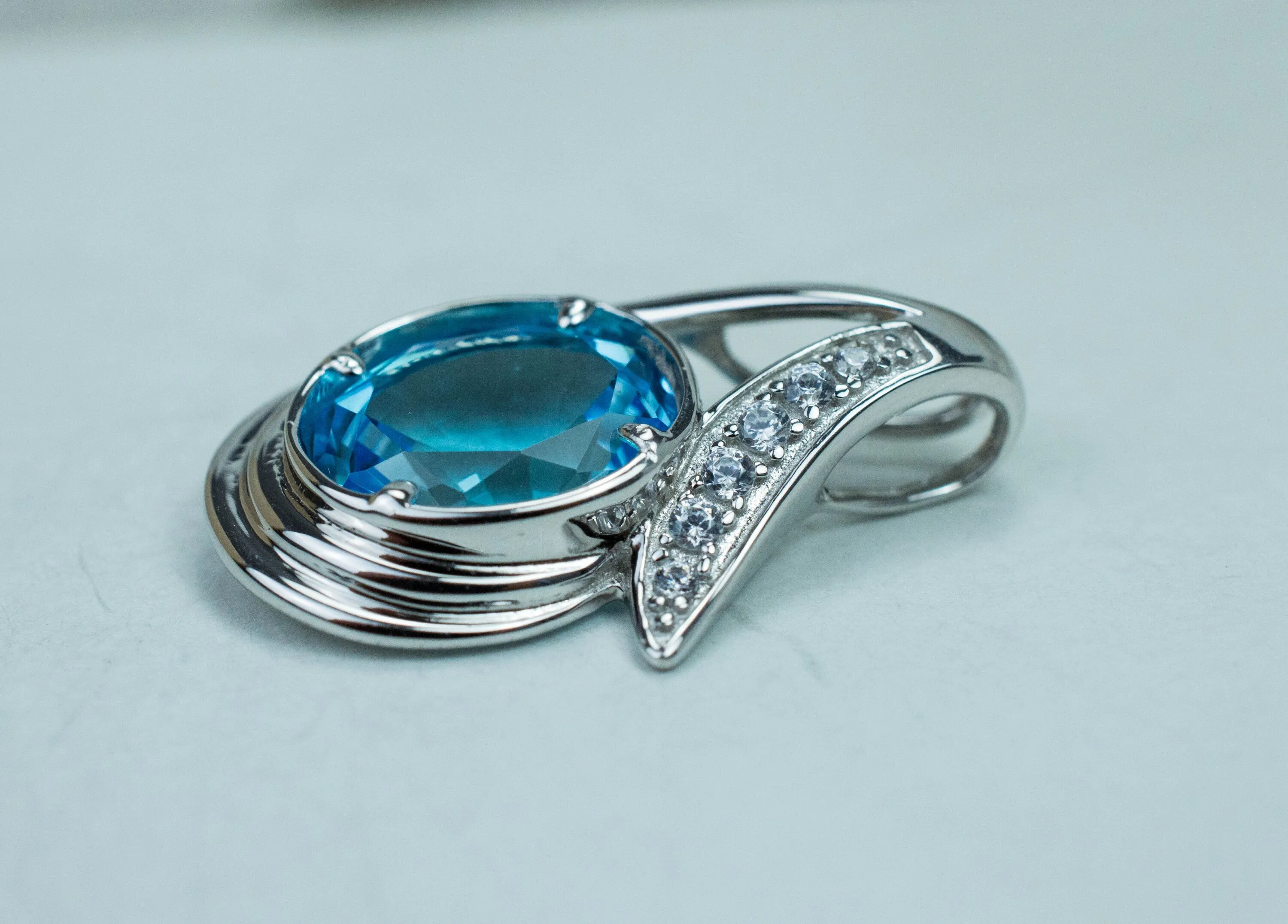 Blue Topaz Pendant; Genuine Brazilian Topaz; 5.470cts